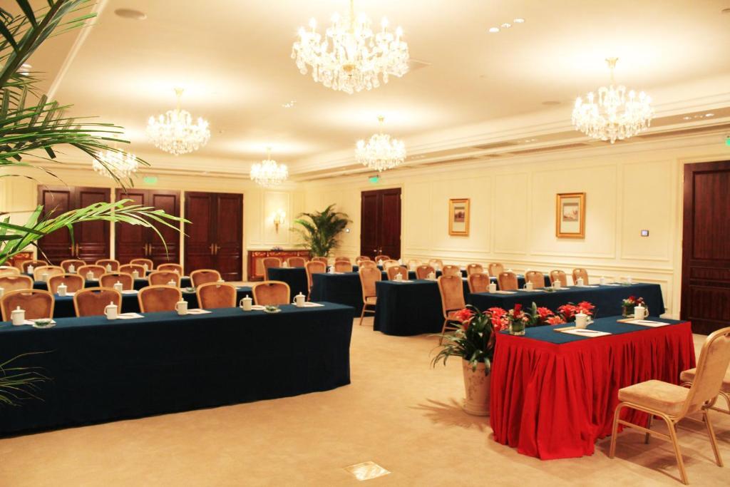 Greentown Shanghai Rose Garden Resort Exterior photo